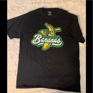 Savannah Bananas Men’s lrg short sleeve T - EUC